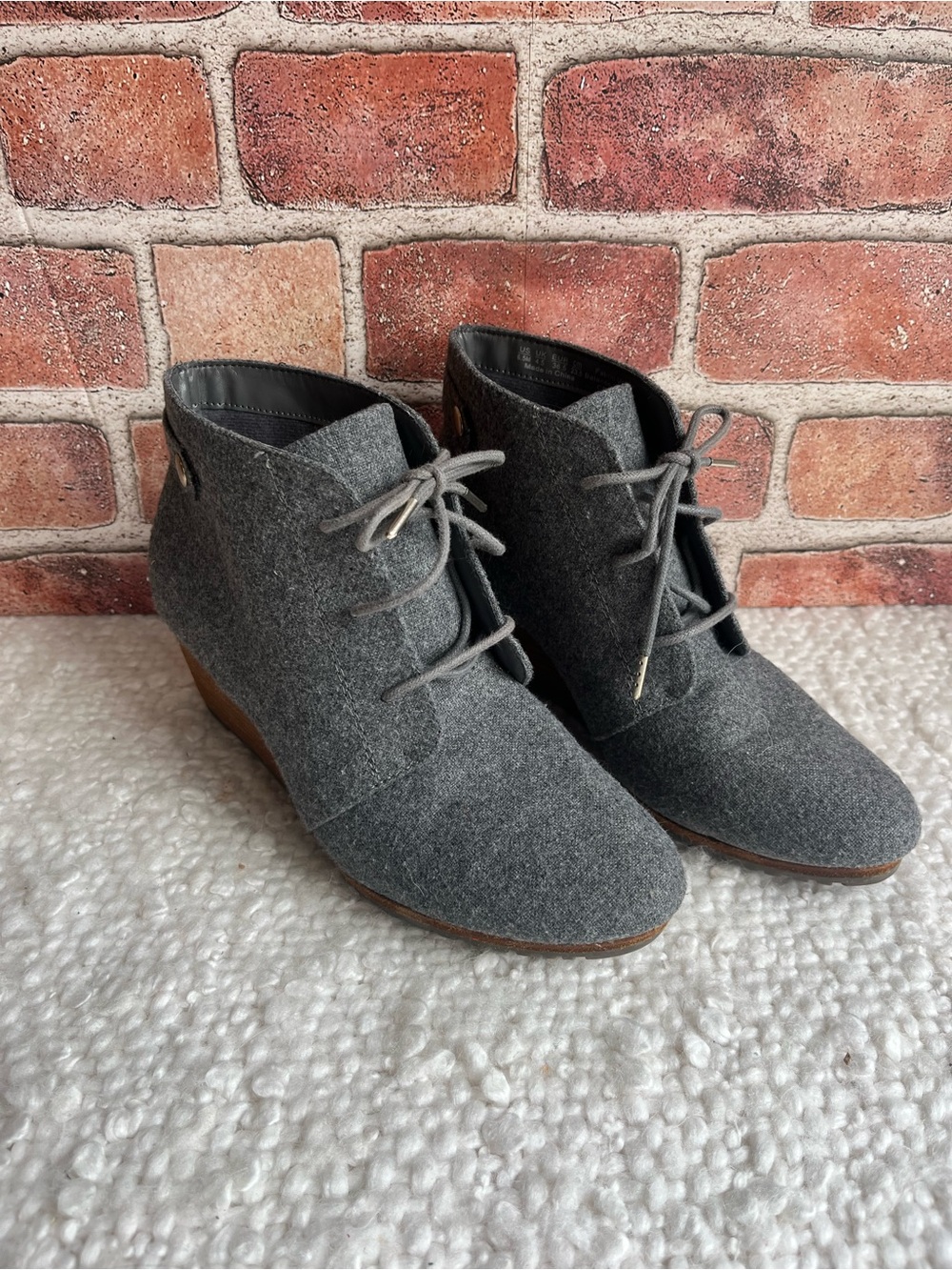 Dr. Scholls wedge grey booties with memory foam size 6.5